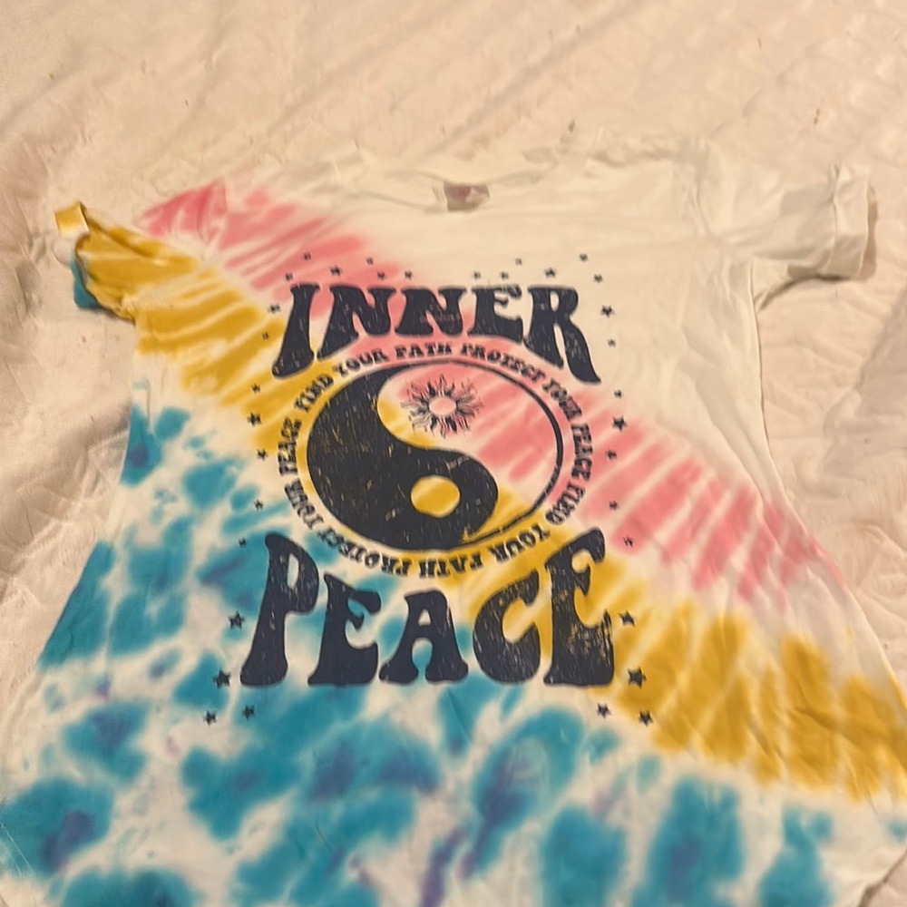 tie-dye shirt